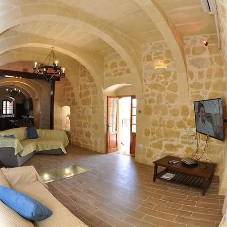 Mikiel U Rosa Farmhouse With Large Private Pool