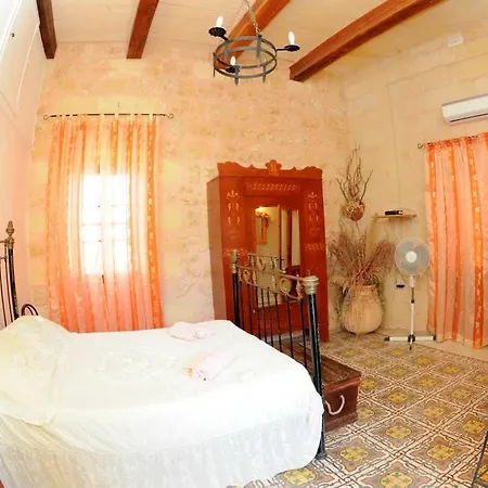 Dom wakacyjny Mikiel U Rosa Farmhouse With Large Private Pool