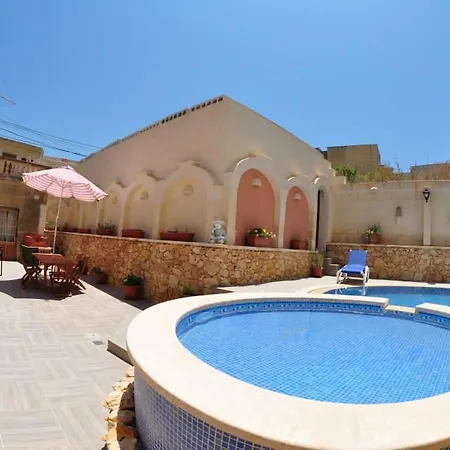 Mikiel U Rosa Farmhouse With Large Private Pool Zebbug (Gozo)
