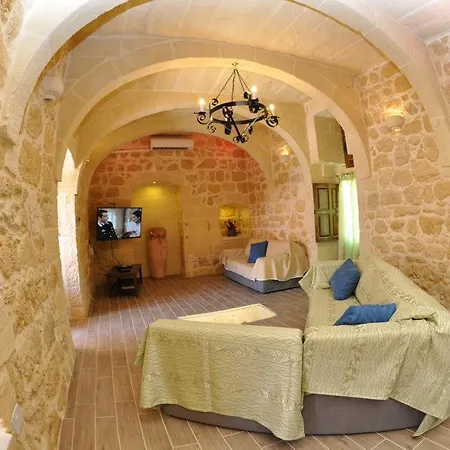 Mikiel U Rosa Farmhouse With Large Private Pool *