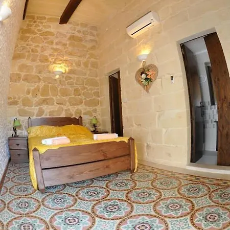 Dom wakacyjny Mikiel U Rosa Farmhouse With Large Private Pool