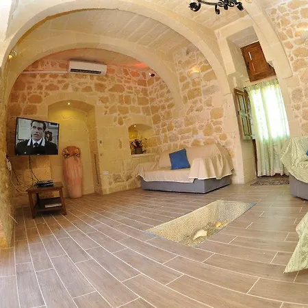 Mikiel U Rosa Farmhouse With Large Private Pool *